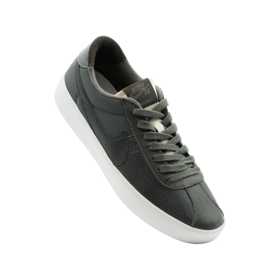 CJ1661-005 NIKE FÜME